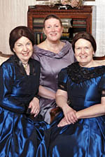 (From left) Jane Cox, Mary Creswell and Sue
Haug