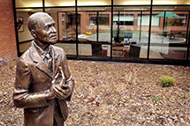 Carver statue outside Seed Science Center